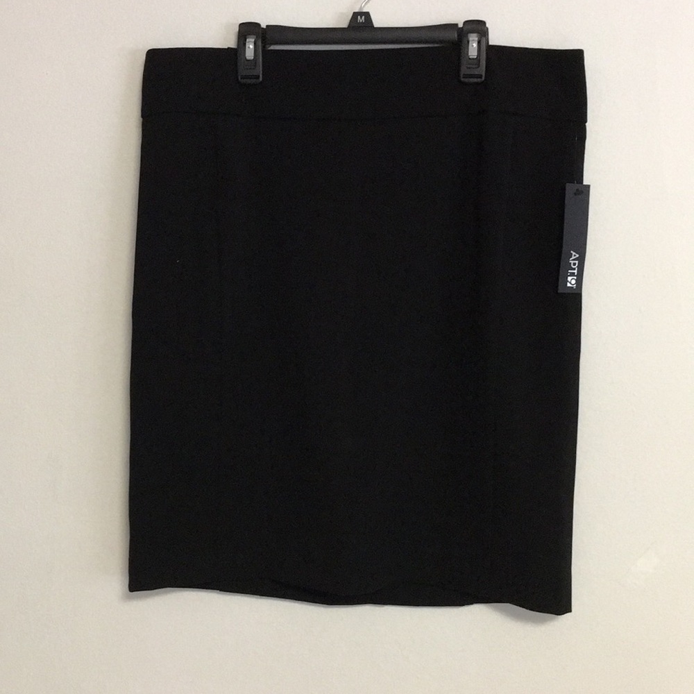 Skirt black new with tag